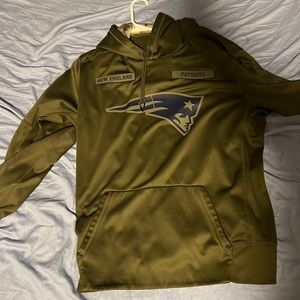 XL New England patriots salutation to service hoodie used